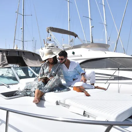 Luxury Boat Karamba 산미겔데아보나