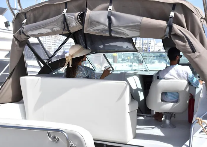ספינת מלון Luxury Boat Karamba סן מיגל דה אבונה