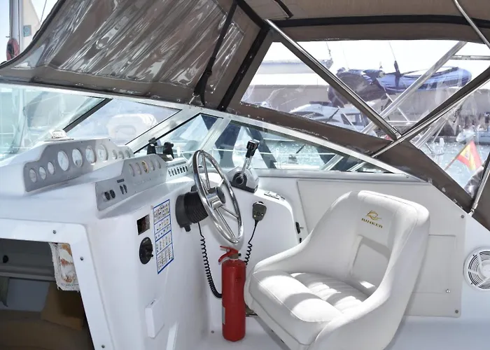 ספינת מלון Luxury Boat Karamba