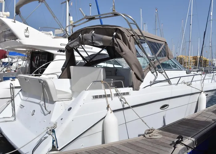 Luxury Boat Karamba 보트호텔 산미겔데아보나