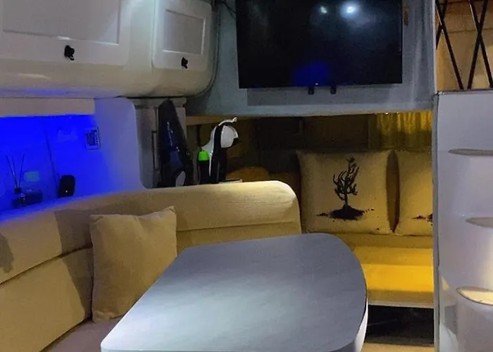 Luxury Boat Karamba ספינת מלון *