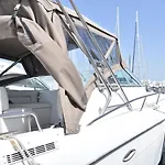 Luxury Boat Karamba Botel *