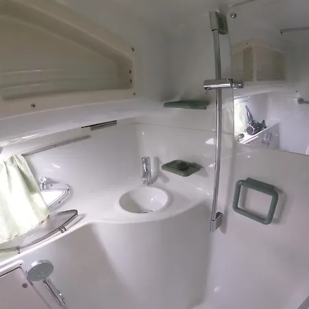 Luxury Boat Karamba *