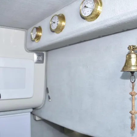 Luxury Boat Karamba *