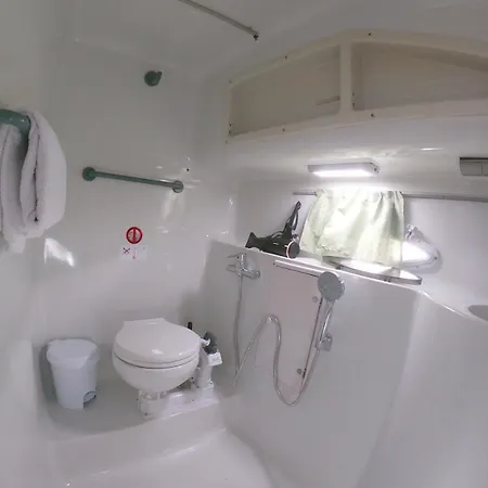 Luxury Boat Karamba Båthotell *