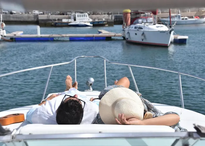 Luxury Boat Karamba ספינת מלון סן מיגל דה אבונה