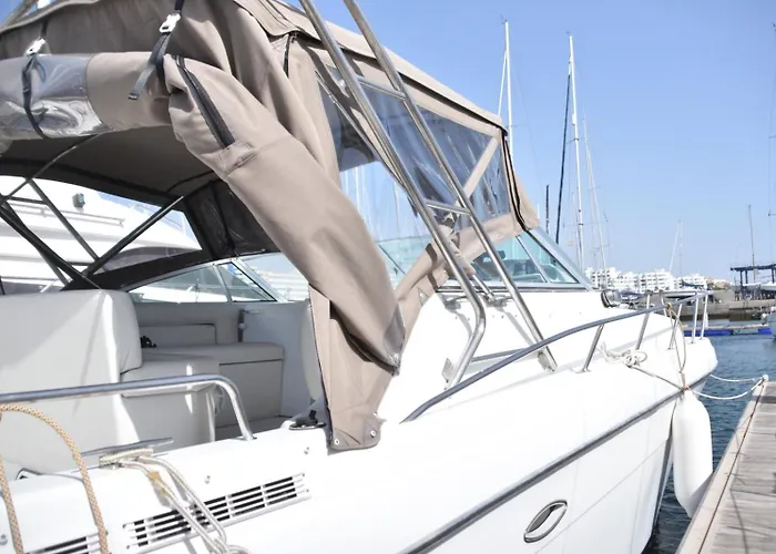 Luxury Boat Karamba ספינת מלון *
