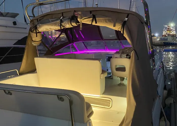 Luxury Boat Karamba ספינת מלון *