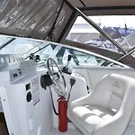 Úszó hotel Luxury Boat Karamba